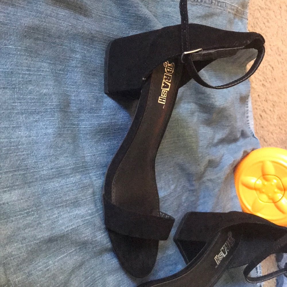 Heels - Picture 2 of 2